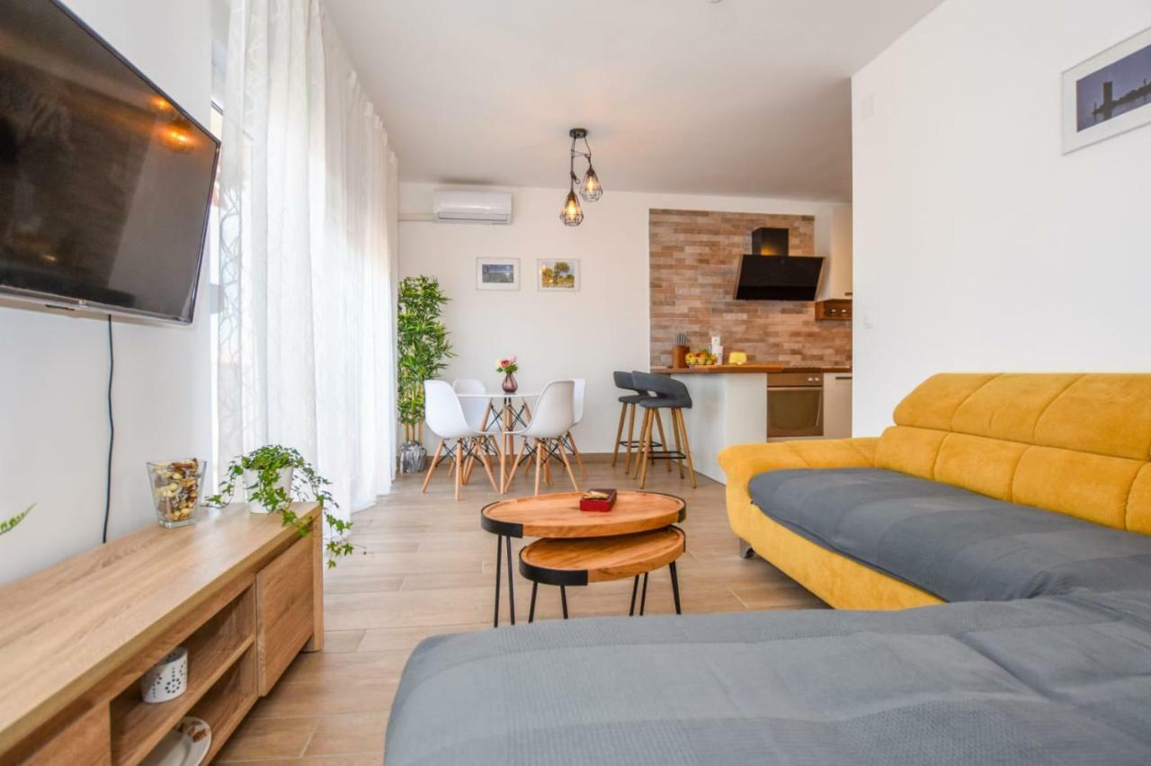 Apartments Milena 8 Mandre Dış mekan fotoğraf